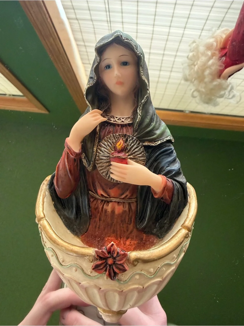 Religious Heart Figurine Wall Décor in Green, Red and Gold